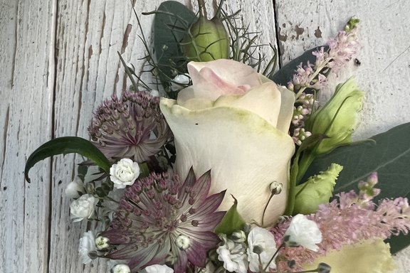 Blumen-Anstecker für den Bräutigam